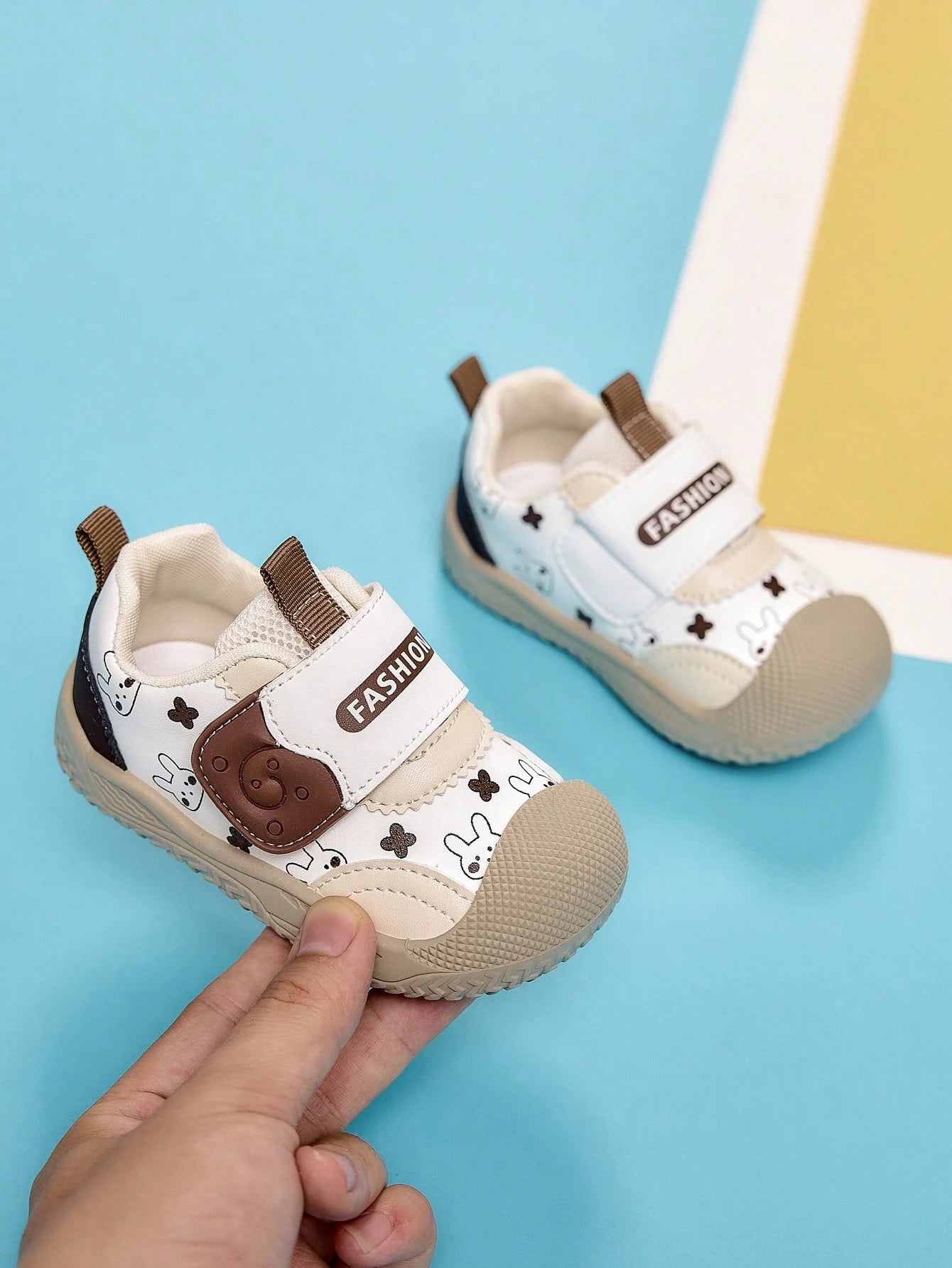 Fashionable New Cute Baby Walking Shoes, Anti-Collision Toe Cap, Soft Sole, Non-Slip, Hook And Loop, Unisex Baby Functional Sports Shoes, Versatile