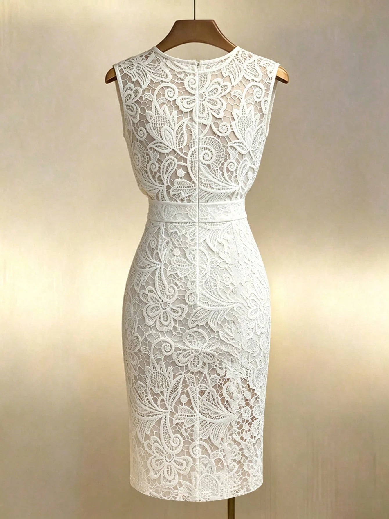 Franclia Gold-Plated Satin Sleeveless Waist-Cinching Slit Mid-Length Dress