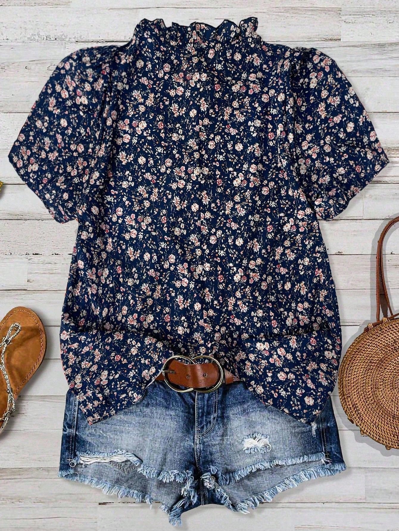 Franclia Plus Size Ditsy Floral Short Sleeve Casual Vacation Shirt
