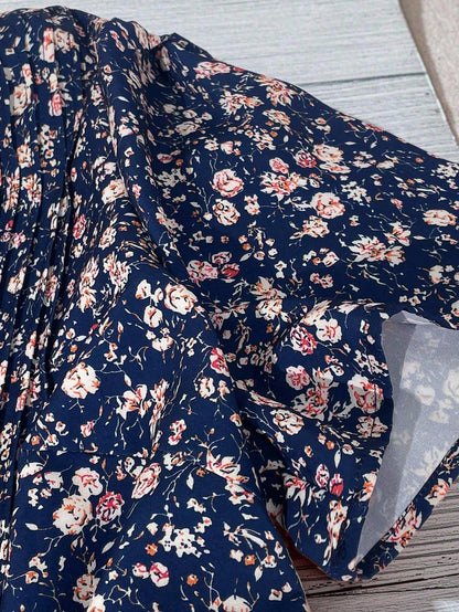 Franclia Plus Size Ditsy Floral Short Sleeve Casual Vacation Shirt