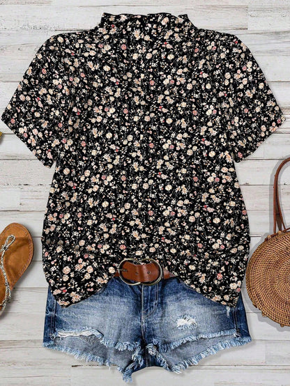 Franclia Plus Size Ditsy Floral Short Sleeve Casual Vacation Shirt