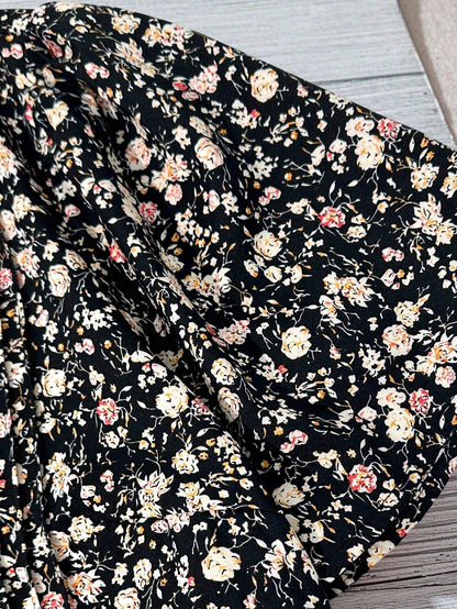Franclia Plus Size Ditsy Floral Short Sleeve Casual Vacation Shirt