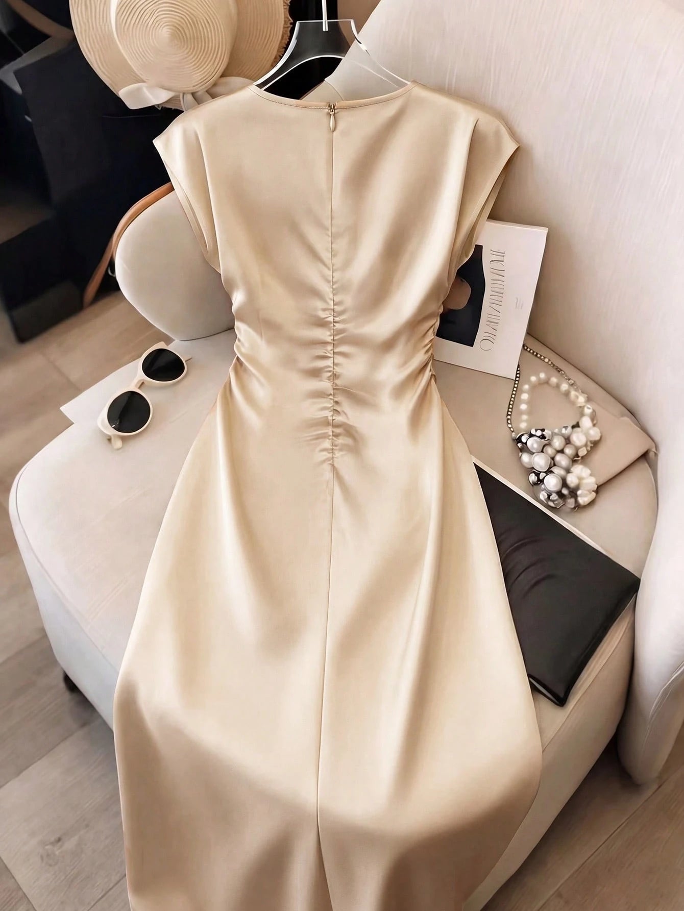 Franclia Women's Cream White Elegant Summer Tea Party Dress, Satin Glossy Cinched Waist Up Spring Holiday Beach Vacation Casual Outdoor Party Dress