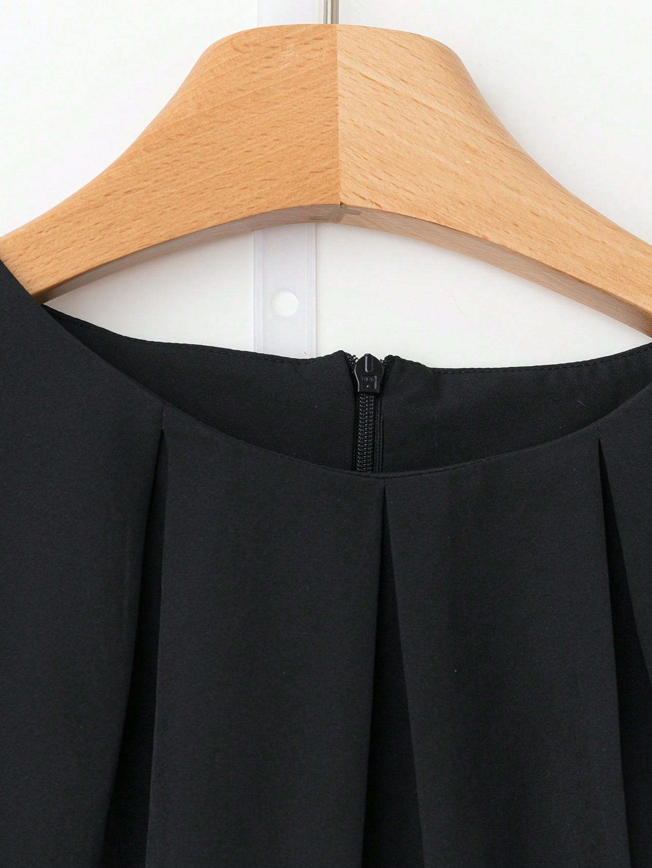 GlowEve Black Round Neck Waist-Cinched Short Sleeve Women Blouse