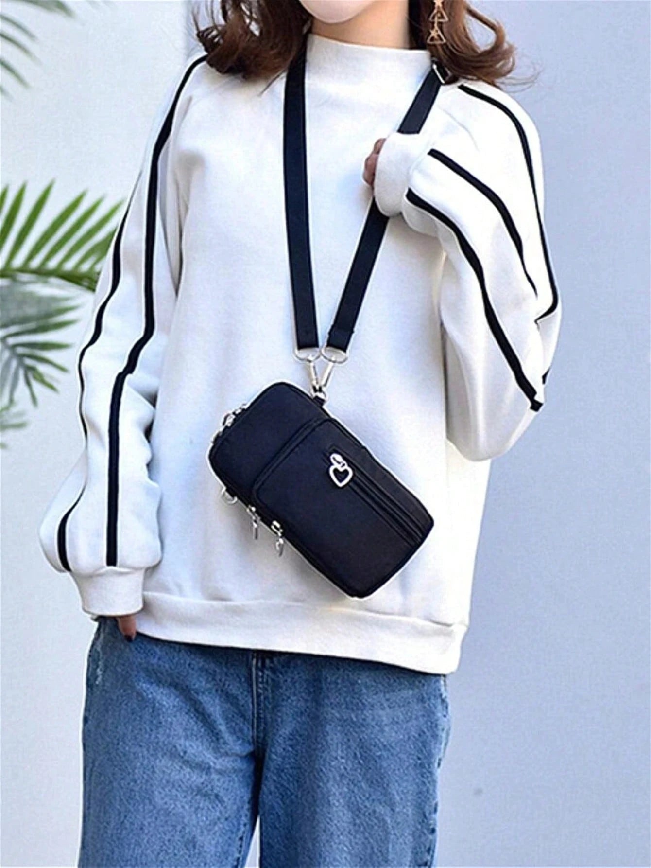 Heart Decor Phone Wallet Minimalist Black Shoulder Bag Phone Case Crossbody Bag Phone Bag Clutch Cellphone Case Pouch Lightweight Modern Business Credit Card ID Card Cash Business Casual Teacher's Day