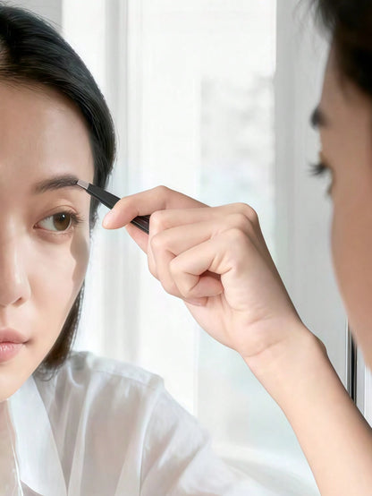 High Precision Ultra-Thin Flat-Tip Blackhead Eyebrow & Eyelash Tweezers, Stainless Steel Eyebrow & Eyelash Tweezers, Eyebrow Trimming Beauty Tool. Easy To Carry, Convenient To Store, Exquisite Packagi