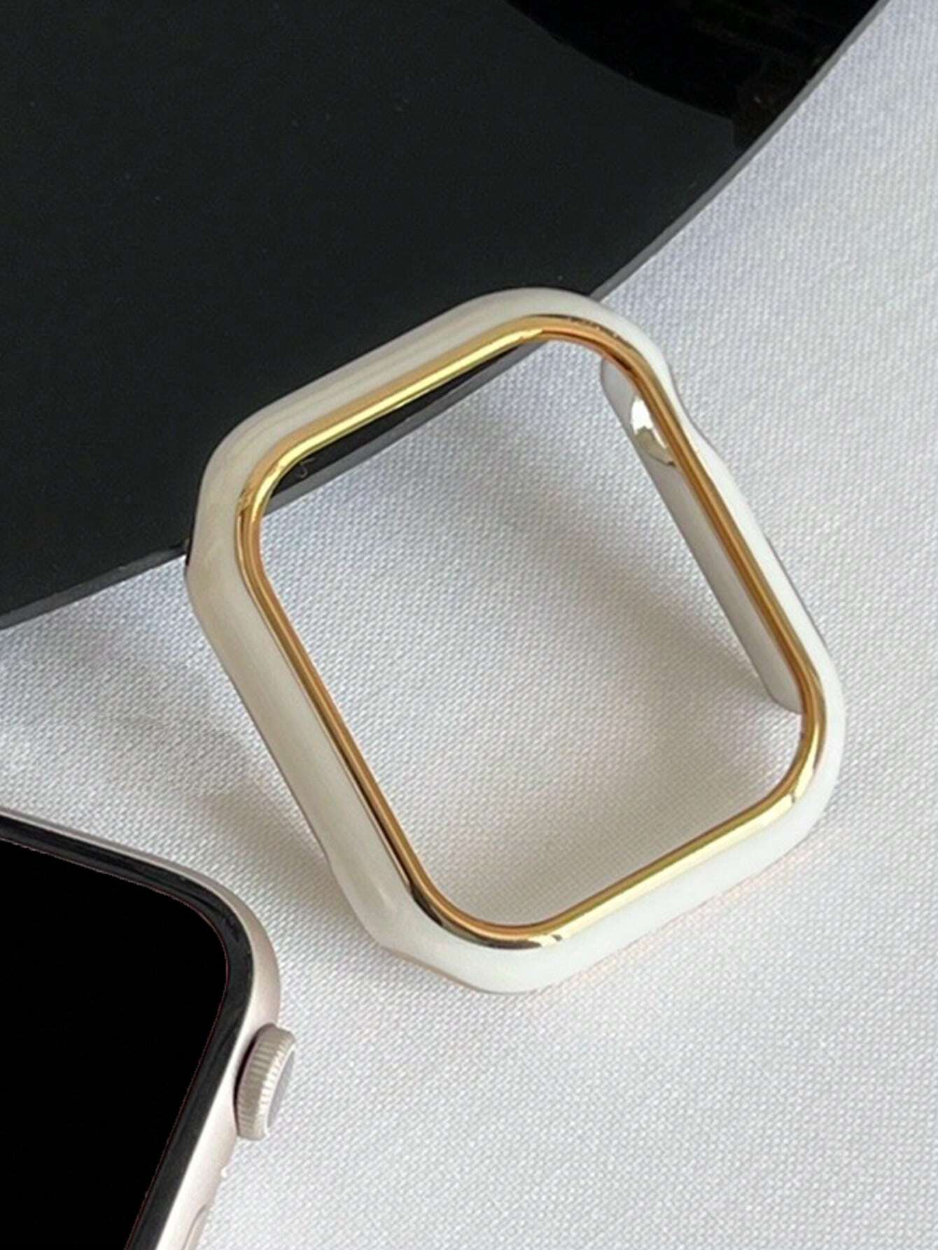Hollow Out Case Compatible With Apple Watch, Randomly With Or Without Button
