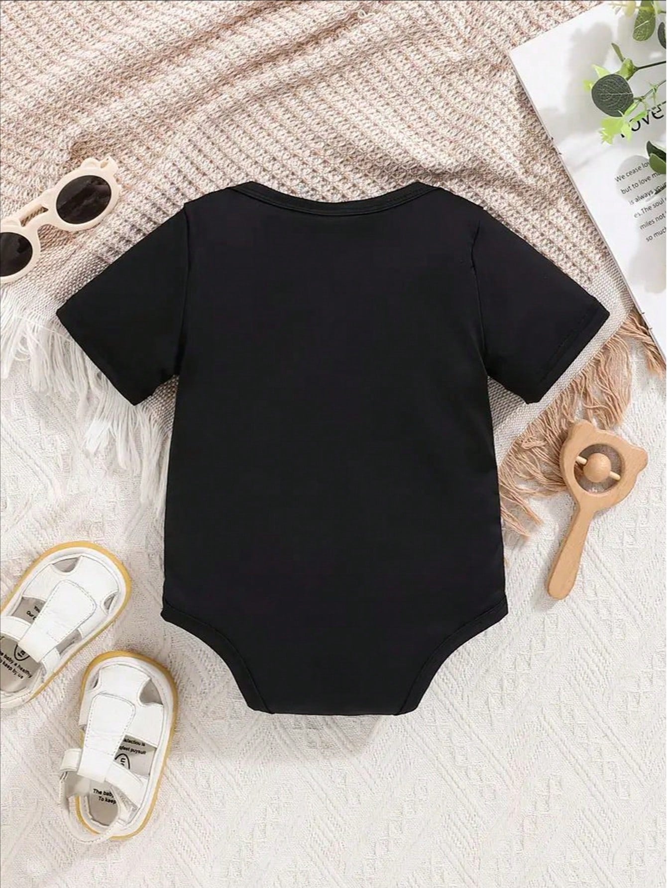 "I Only Cry When Ugly People Hold Me" Letter Print Baby Bodysuit- Soft Cotton Blend, Casual Round Neck, Machine Washable- Ideal For Newborns To 12 Months, Baby Romper, Perfect For Outdoor