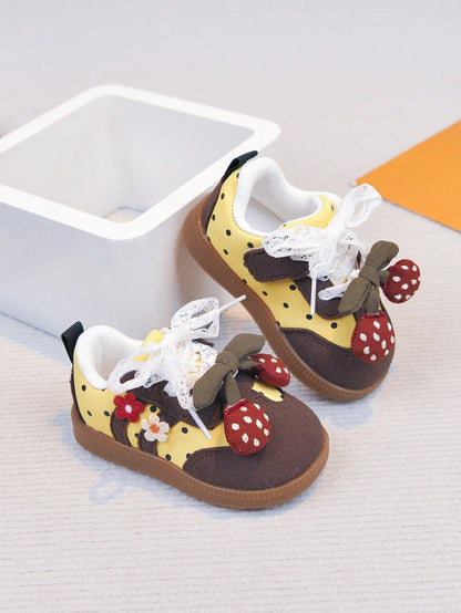 Infant Girl Casual Shoes With 3D Strawberry Decor, Lace Bow Knot Embellishment, Hook And Loop Closure, Suitable For Infants And Toddlers