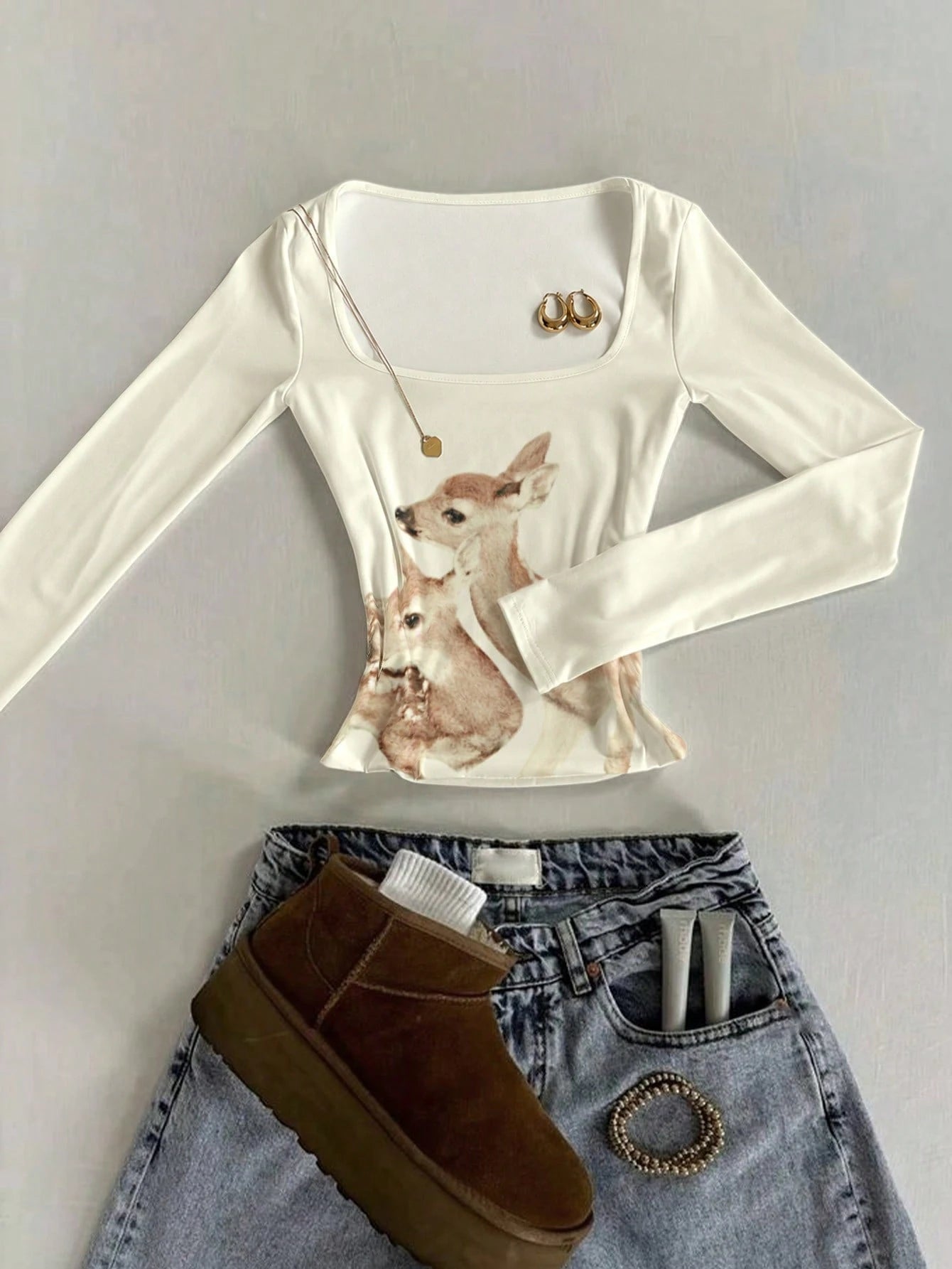 IslaSuriya French-Style Square-Neck Long-Sleeve Base Shirt For Women With A Small Deer Print, Slim-Fitting T-Sh