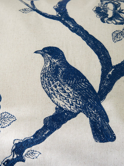 LCUHPCL Embroidered Bird Pattern Pillow Case, No Filling, Suitable For All Seasons