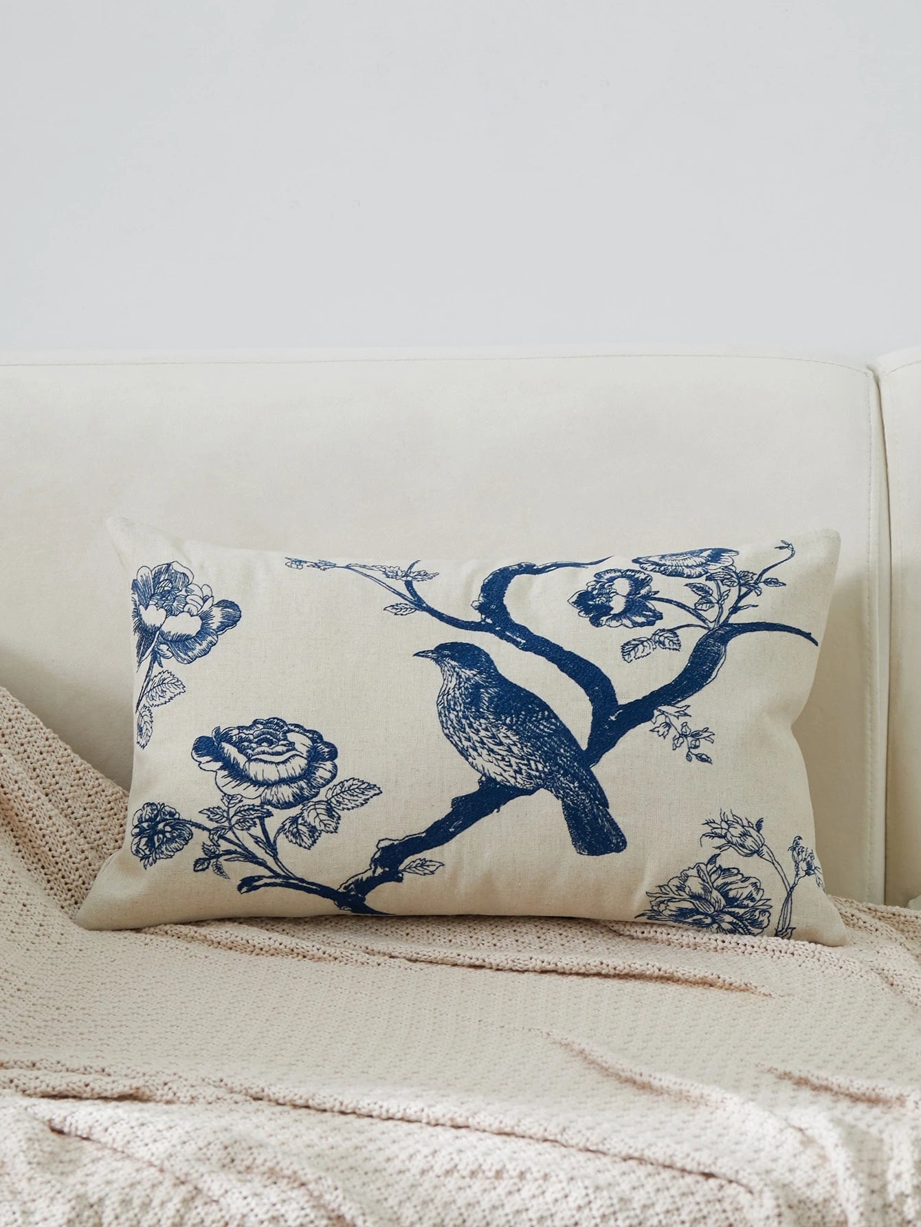 LCUHPCL Embroidered Bird Pattern Pillow Case, No Filling, Suitable For All Seasons