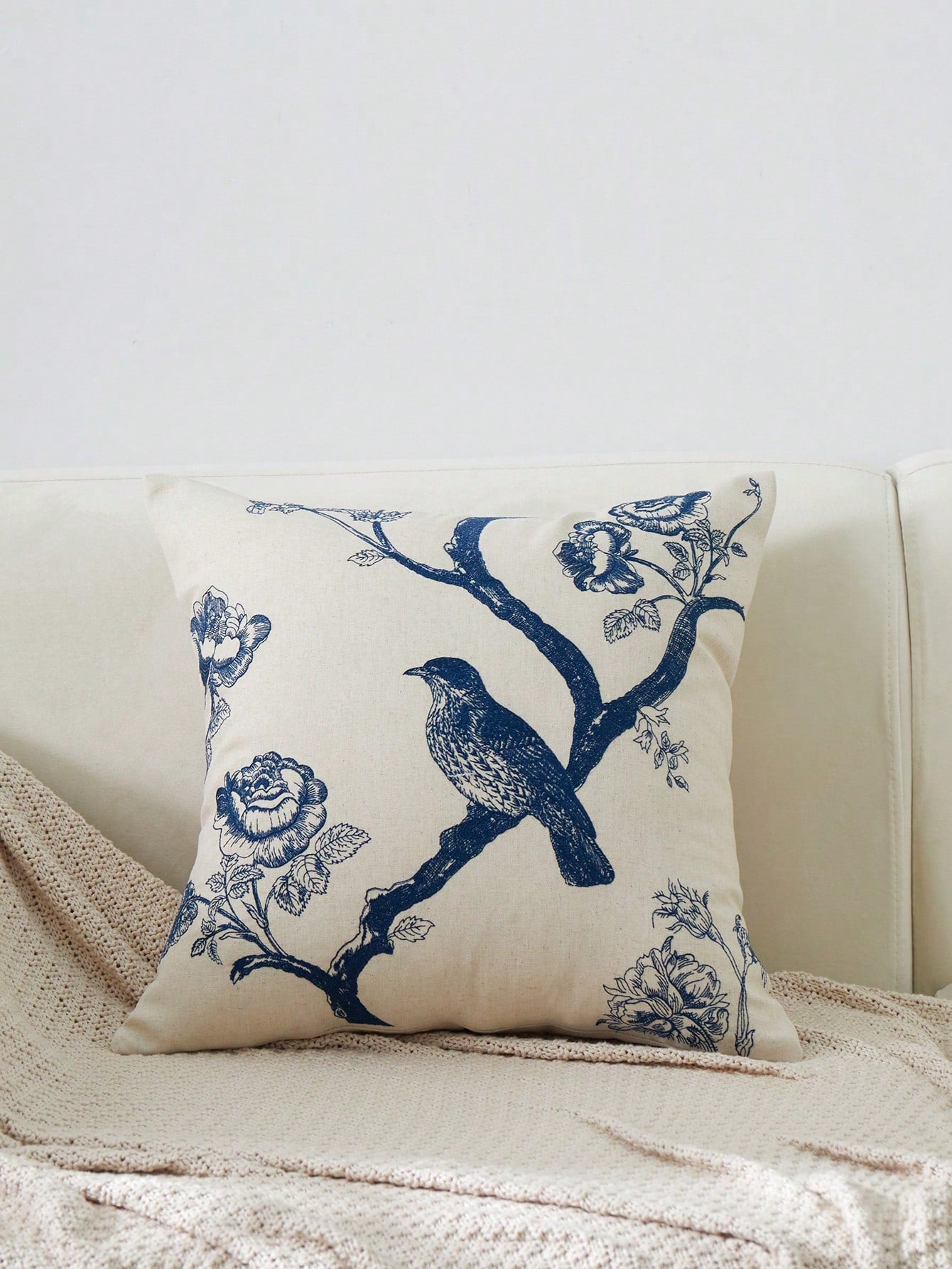 LCUHPCL Embroidered Bird Pattern Pillow Case, No Filling, Suitable For All Seasons