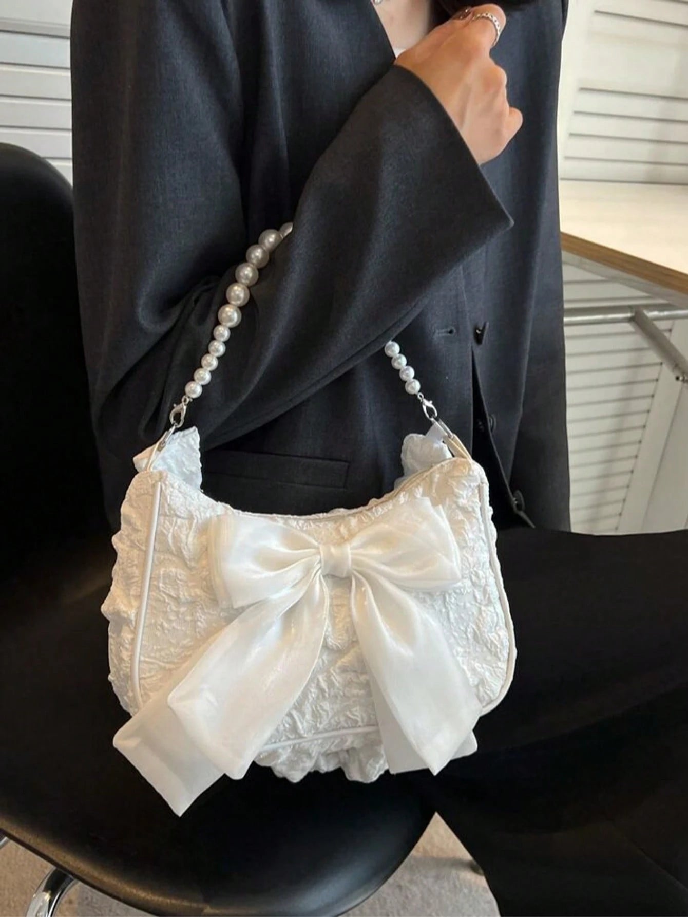 Lightweight Business Casual Diamond Grid Princess Style Faux Pearl Rhinestone Handbag, Decorated With Faux Pearl Chain And Jacquard Bow, Suitable For Party, Wedding, Prom And Formal Occasions, Can Hol