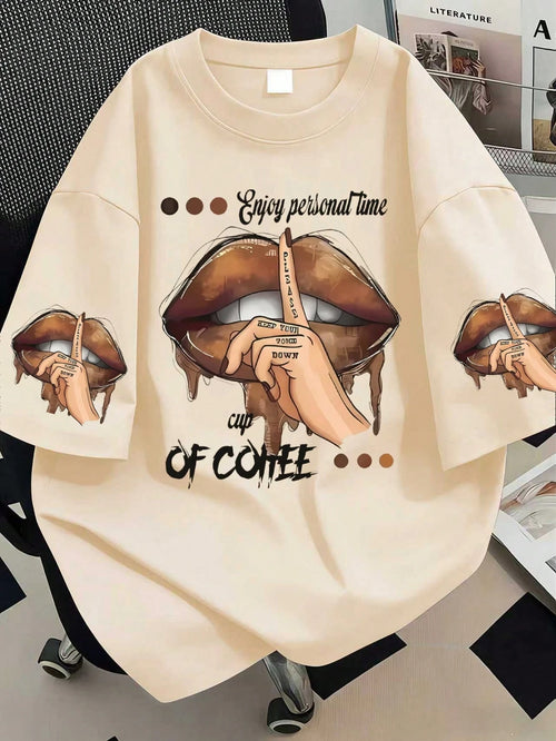 Lip Graphic Print Crew Neck T-Shirt, Plus Size Women's Casual Summer Top, Fashionable Cuff Print Short Sleeve Dot Polka Dot