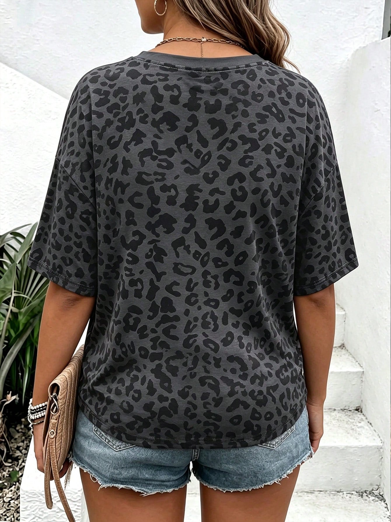 LUNE Women's V-Neck Outerwear Top, Summer New Style, Pattern, Leopard Print, Dark Gray, Outdoor, Photography Street, Plus Size T-Shirt
