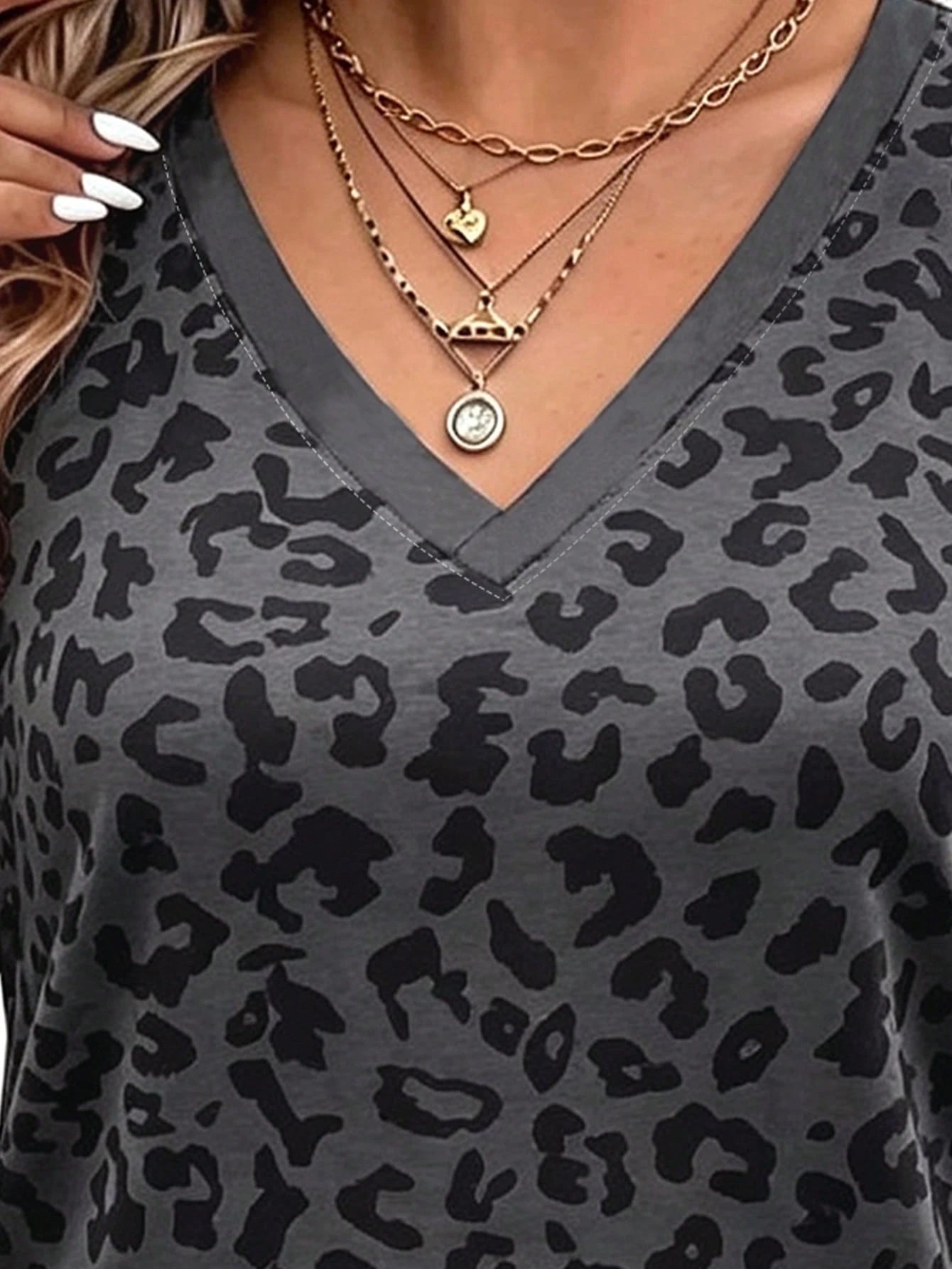 LUNE Women's V-Neck Outerwear Top, Summer New Style, Pattern, Leopard Print, Dark Gray, Outdoor, Photography Street, Plus Size T-Shirt