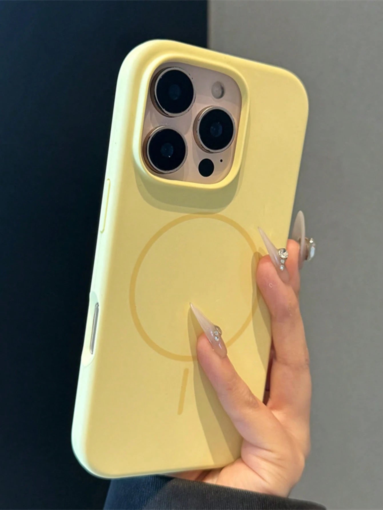 Magnetic Luxury Yellow Soft Silicone Solid Color Phone Case Compatible With IPhone 17 Pro Max/17/16/15/14/13/12/11 Pro Max Plus Supports Magnetic Wireless Charging Shock-Proof Protective Cover Spring