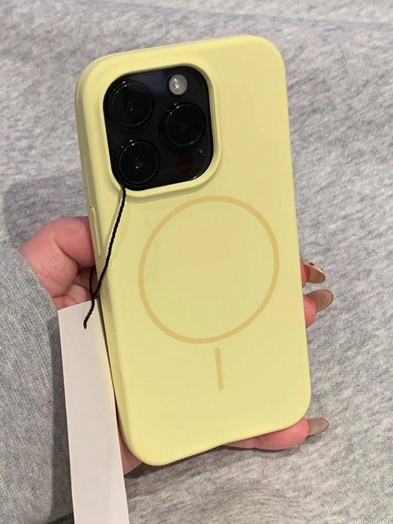 Magnetic Luxury Yellow Soft Silicone Solid Color Phone Case Compatible With IPhone 17 Pro Max/17/16/15/14/13/12/11 Pro Max Plus Supports Magnetic Wireless Charging Shock-Proof Protective Cover Spring
