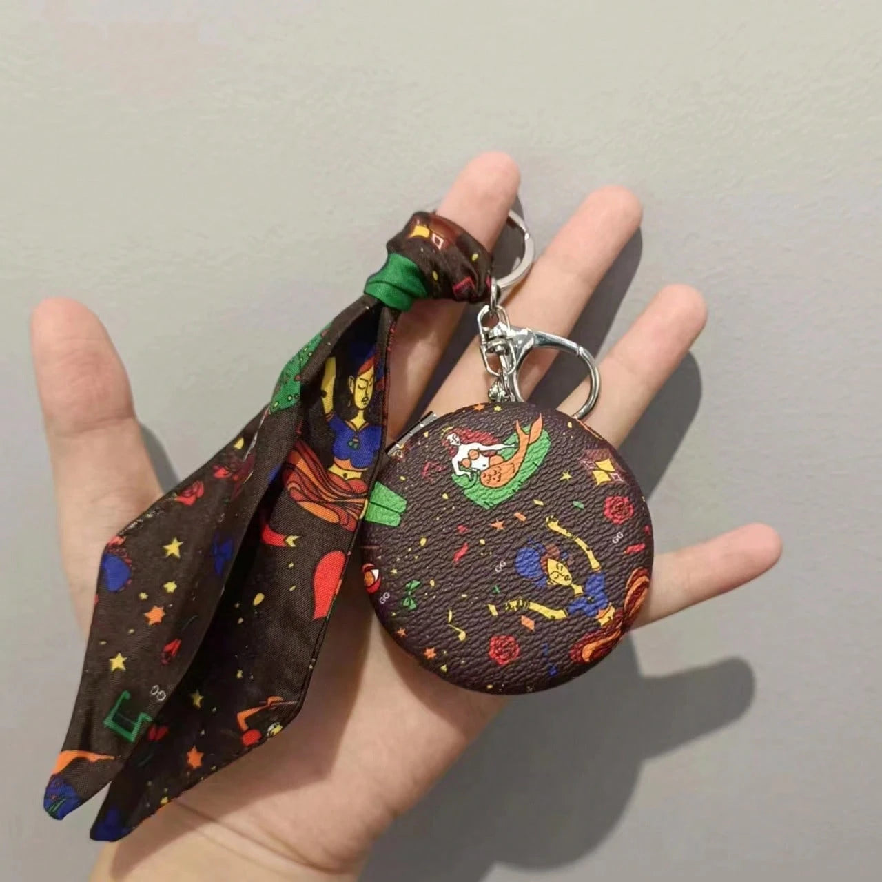Makeup Mirror Keychain Exquisite Vintage Leather Pendant Double-Sided Mirror Bag Light Luxury 2026 Model