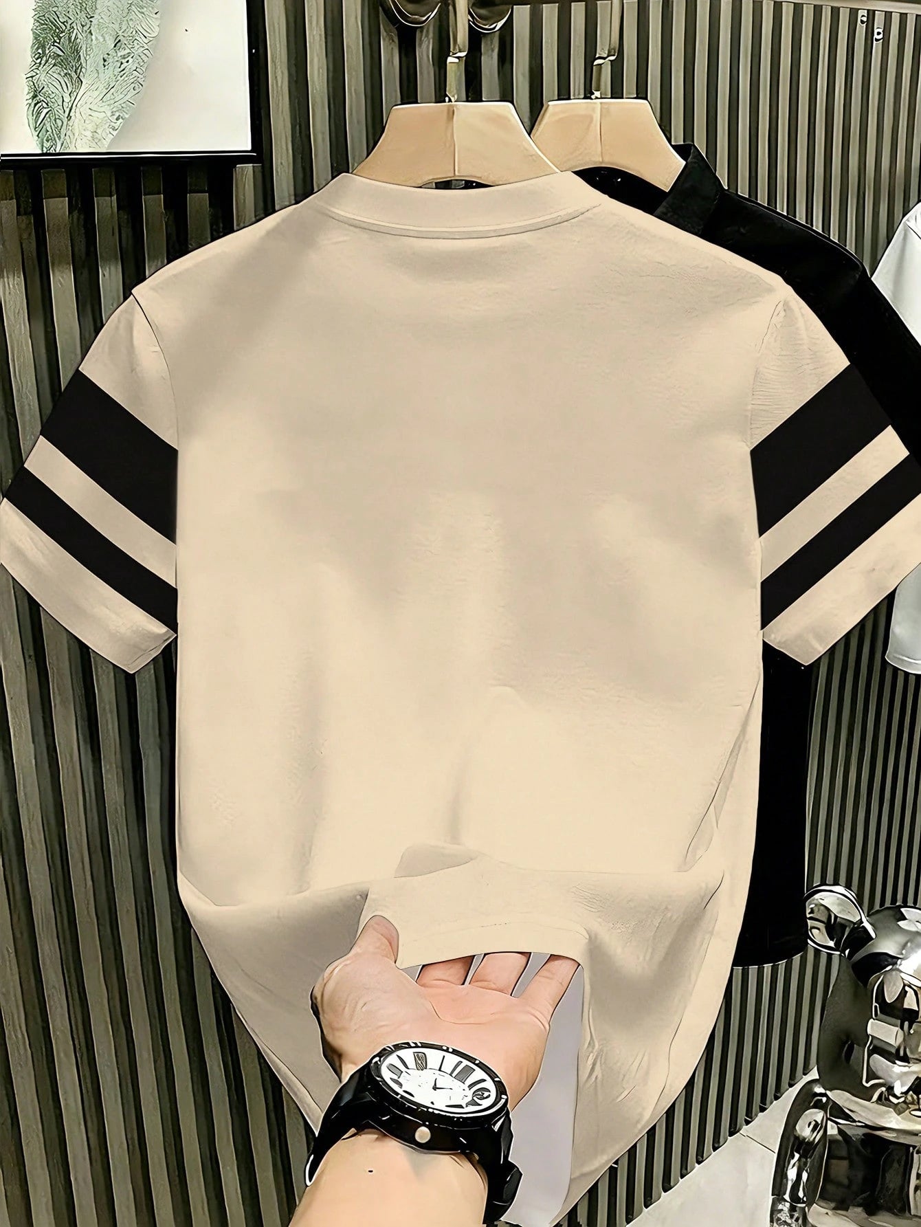 Manfinity Hypemode Men's Classic Striped Horse Logo Apricot T-Shirt