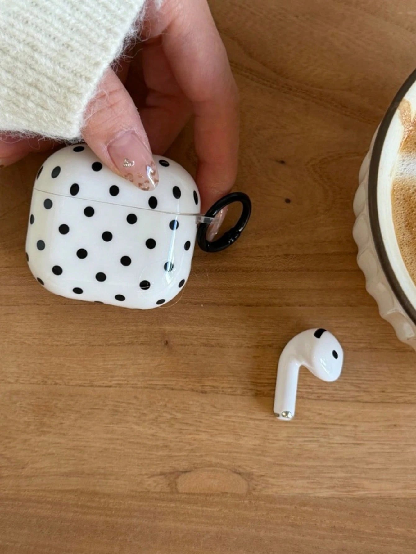 Minimalist Polka Dot Black White Bluetooth Earphone Case Pro 3 Compatible With Airpods 3rd Gen Protective Cover Compatible With Apple 2nd Gen New Model Niche Heart Pendant Anti-Drop Compatible With Ai