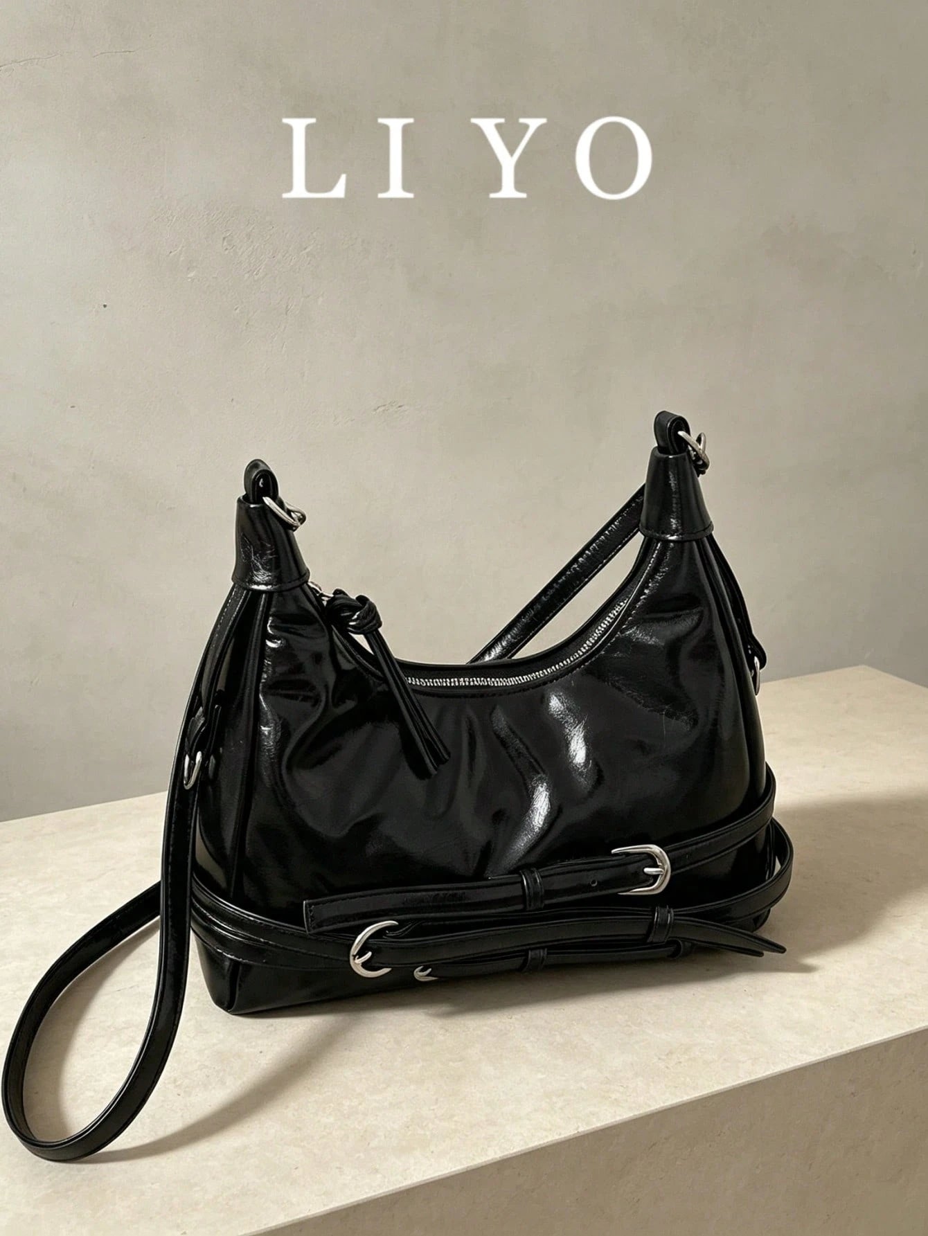 New Women's Fashion Versatile Leather Belt Buckle Decor Large Capacity Commuter Shoulder Crossbody Bag