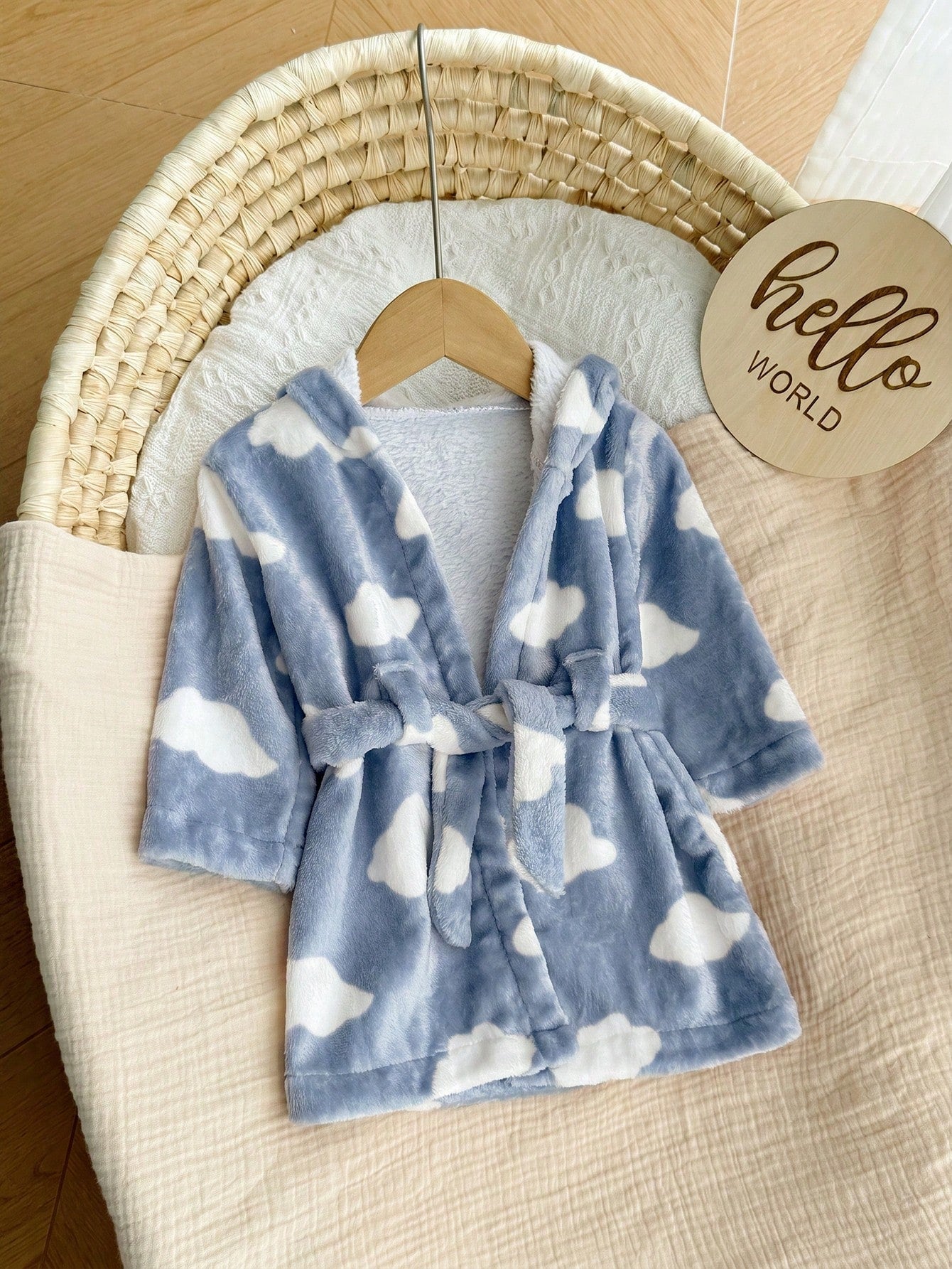 Newborn Baby Boy/Girl Cartoon Clouds Pattern Fleece Thick Hooded Long Sleeve Tie-Front Robe Autumn Winter