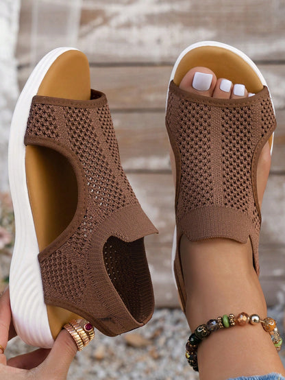 Plus Size Women's Casual Sporty Slip-On Sandals, Lightweight Breathable Mesh Design, Fashionable & Comfortable, Versatile (Runs Small By One Size)