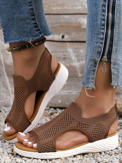 Plus Size Women's Casual Sporty Slip-On Sandals, Lightweight Breathable Mesh Design, Fashionable & Comfortable, Versatile (Runs Small By One Size)