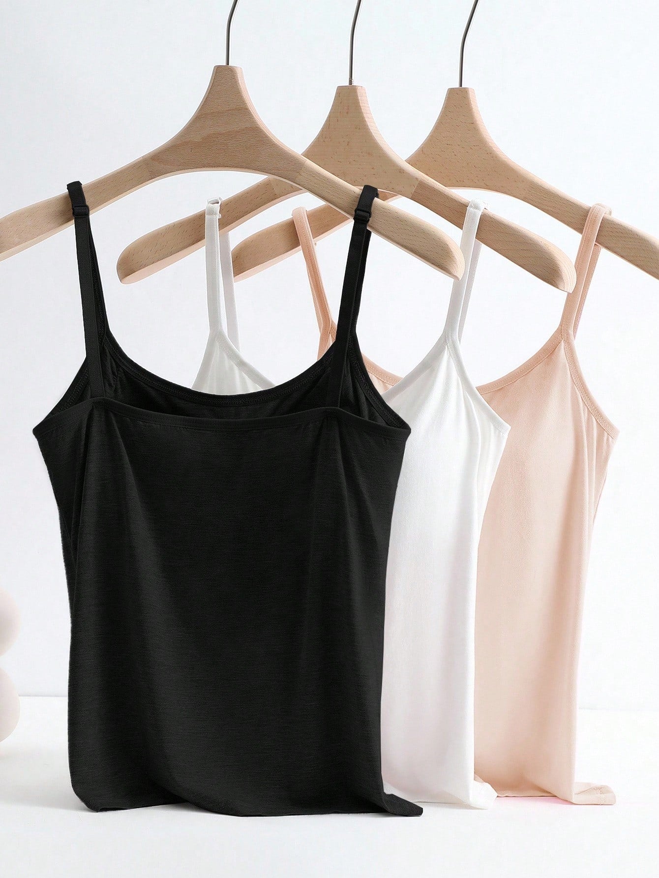 Qadelle 3pcs Anti-Flashing Integrated Padded Camisole, Comfortable & Breathable