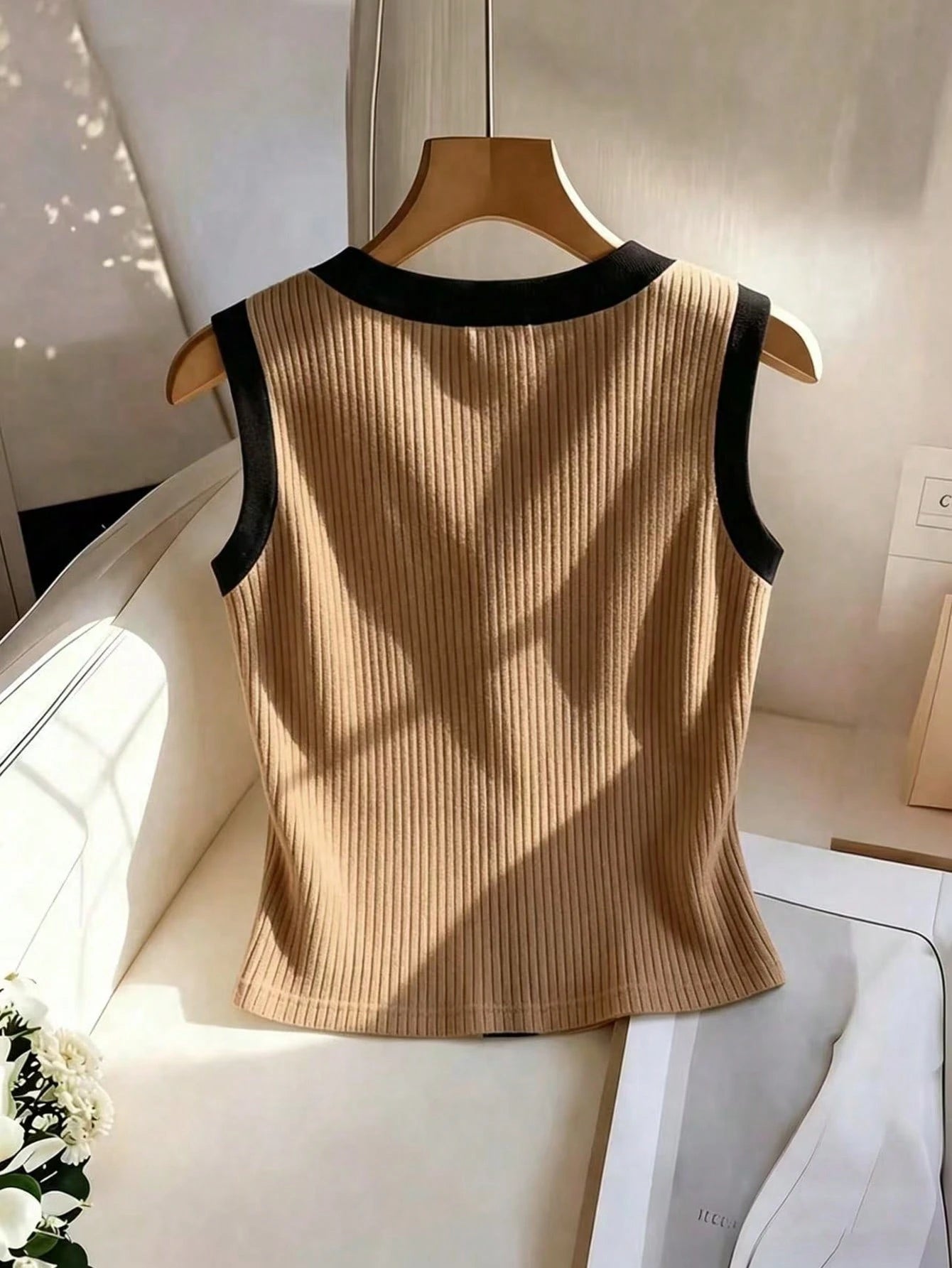Rafferiza Women's Elegant Elastic Ribbed Khaki,Summer V-Neck Cinched Waist Metal Buckle Decorated Top,Everyday Casual Fashionable Contrast Trim Top