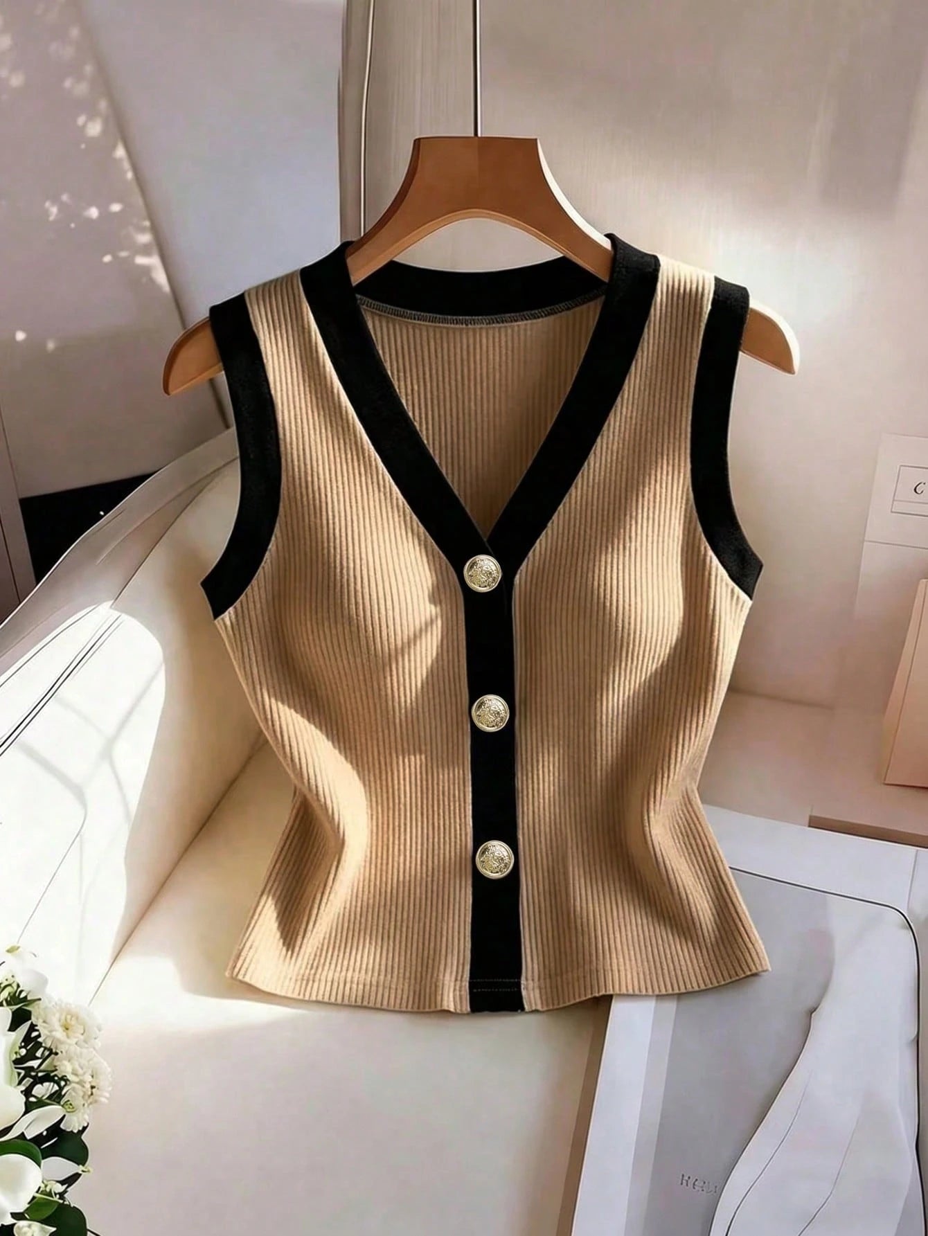 Rafferiza Women's Elegant Elastic Ribbed Khaki,Summer V-Neck Cinched Waist Metal Buckle Decorated Top,Everyday Casual Fashionable Contrast Trim Top