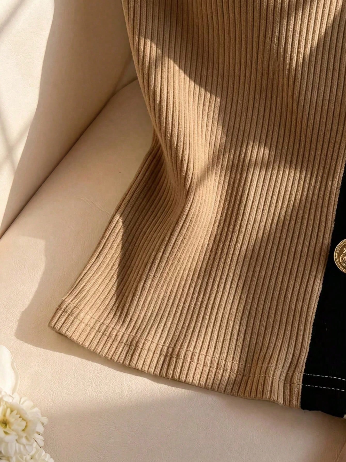 Rafferiza Women's Elegant Elastic Ribbed Khaki,Summer V-Neck Cinched Waist Metal Buckle Decorated Top,Everyday Casual Fashionable Contrast Trim Top