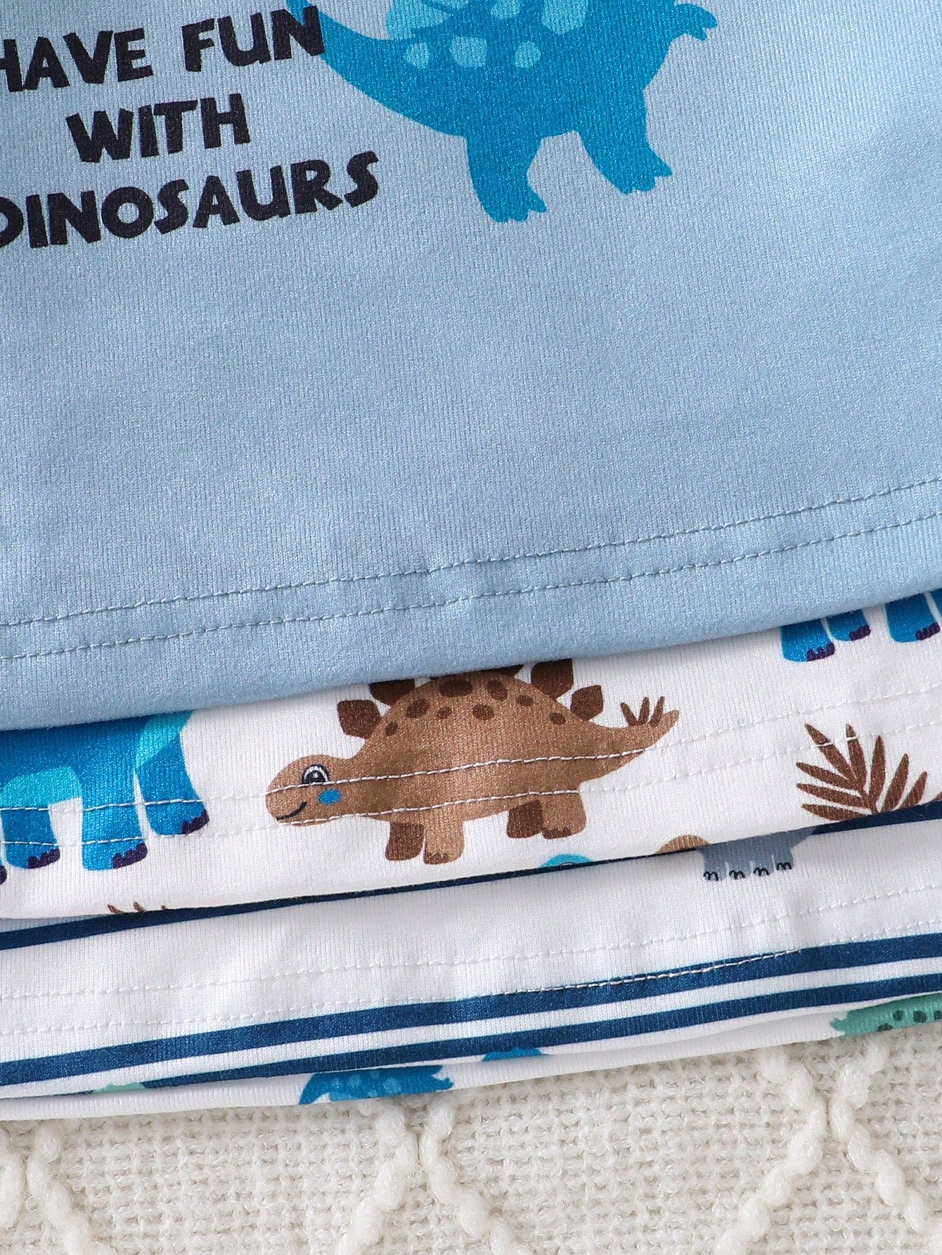 (Randomly Sent 1 Set) Baby Boy Soft Comfortable High Elastic Fabric Crew Neck Long Sleeve Dinosaur Pattern With Plaid Pattern Long Pants Tight Fit Loungewear Set