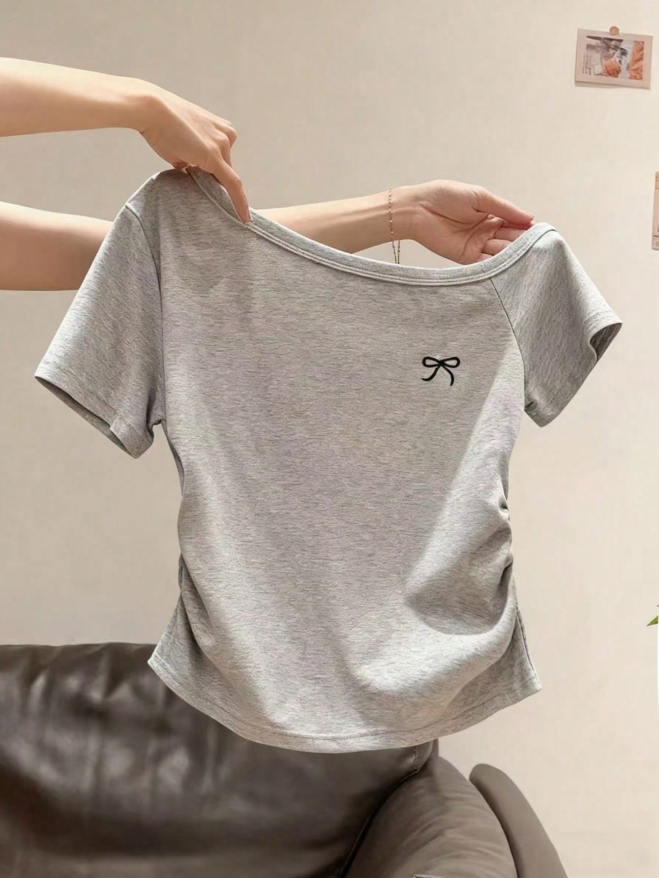 Resyla Plus Size Women's Bowknot Embroidery Shoulder T-Shirt, Slim Fit Short Crop Top For Summer