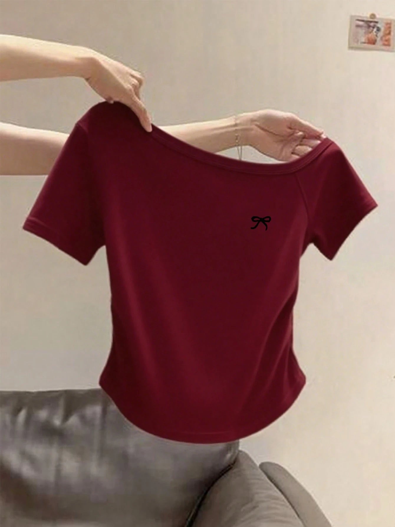 Resyla Plus Size Women's Bowknot Embroidery Shoulder T-Shirt, Slim Fit Short Crop Top For Summer