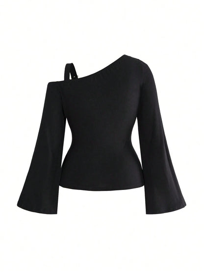 ROMWE Grunge Punk Plus Size Y2K Punk Star Hollow Design Sexy Asymmetrical Shoulder One-Shoulder Fitted T-Shirt Solid Color Versatile