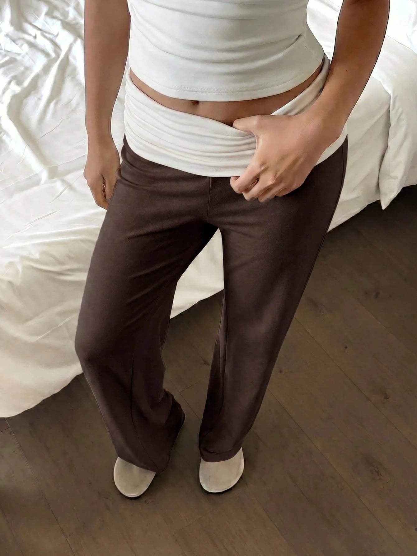 SCARLUX Summer & Autumn Y2K Women's Solid Brown Flare Pants, Folded Low Waist Casual Long Pants, Suitable For Back To School Streetwear