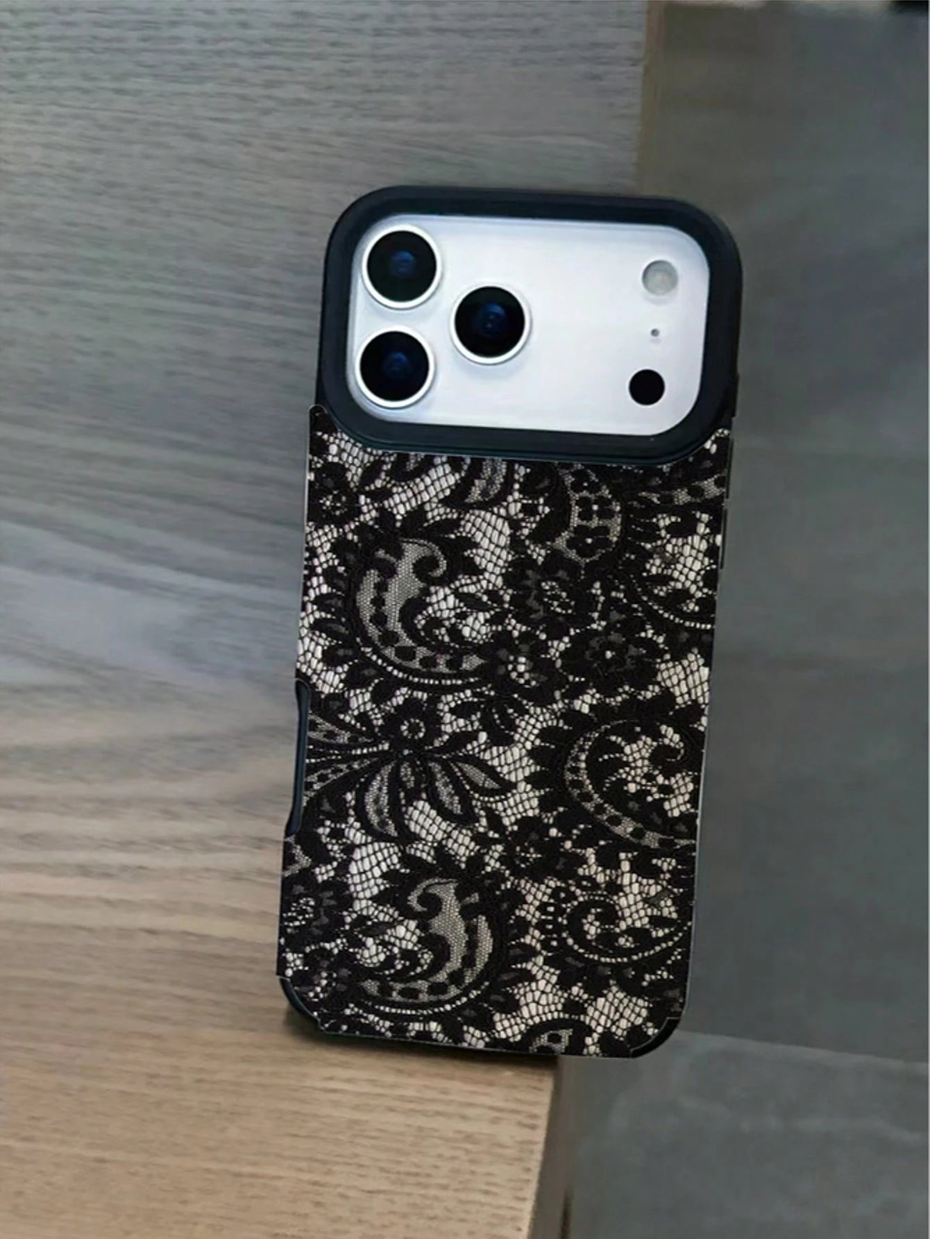 Shockproof Lace Element 1pc Acrylic 2-In-1 Lace Pattern Phone Case Compatible With IPhone 17 Pro Max 11/12/13/14 Plus XR/7/8 Plus 15 Pro Max 17 Pro 17 Air 16 Pro Max And Series Spring Gift Birthday Ca