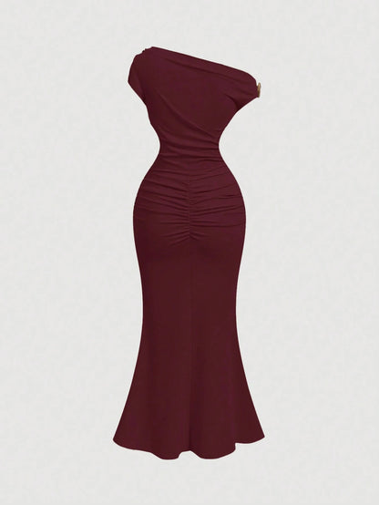 Skyraze Asymmetric One-Shoulder Mid-Length Dress – Elegant Classy Elegant Sexy Single Shoulder Design Formal Burgundy Summer