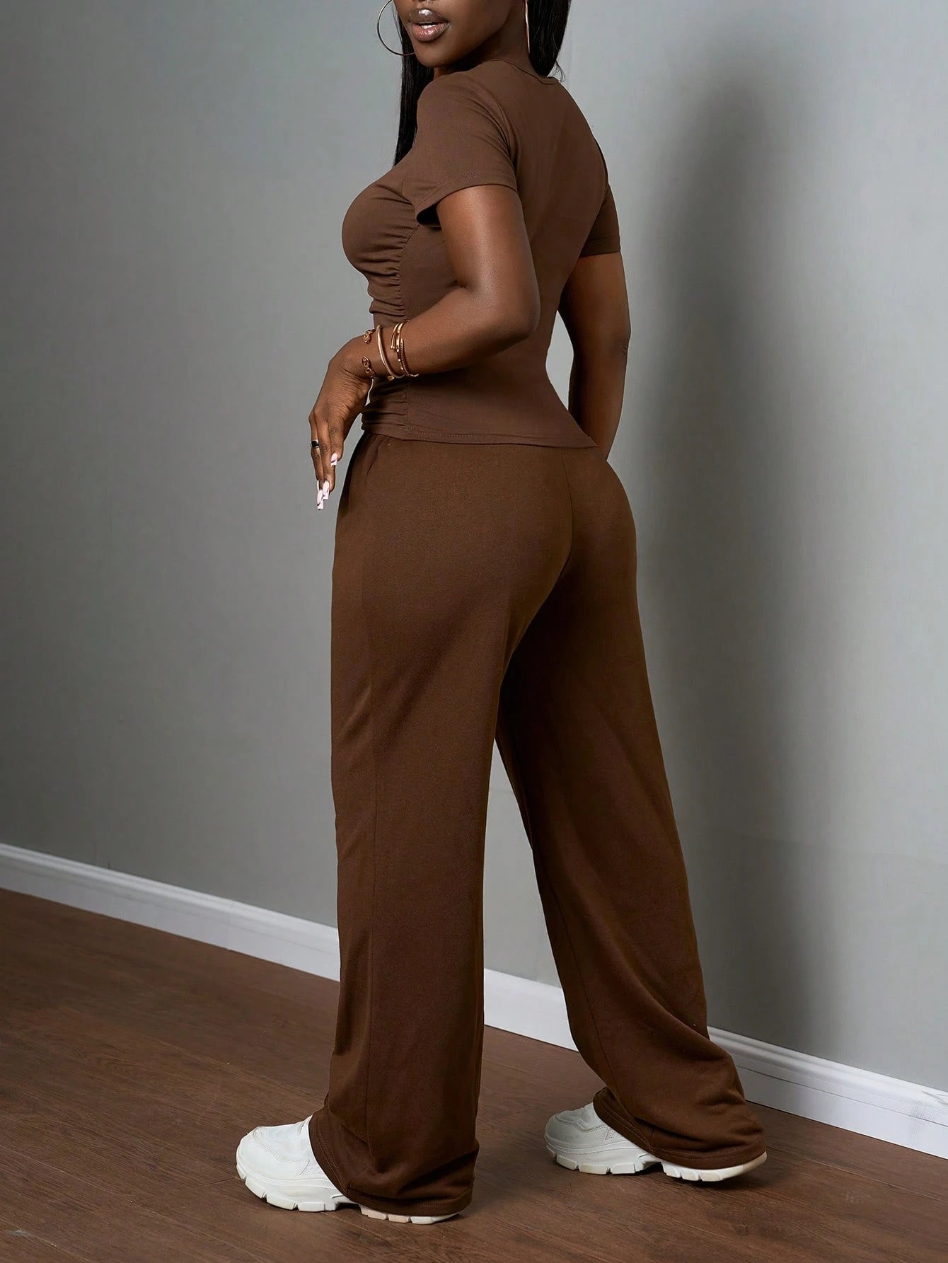 Slaydiva 2025 Women's Casual Coffee Brown Summer Lounge Two-Piece Set,Round Neck Slim Short Sleeve T-Shirt Drawstring Waist Straight Pants,Daily Travel