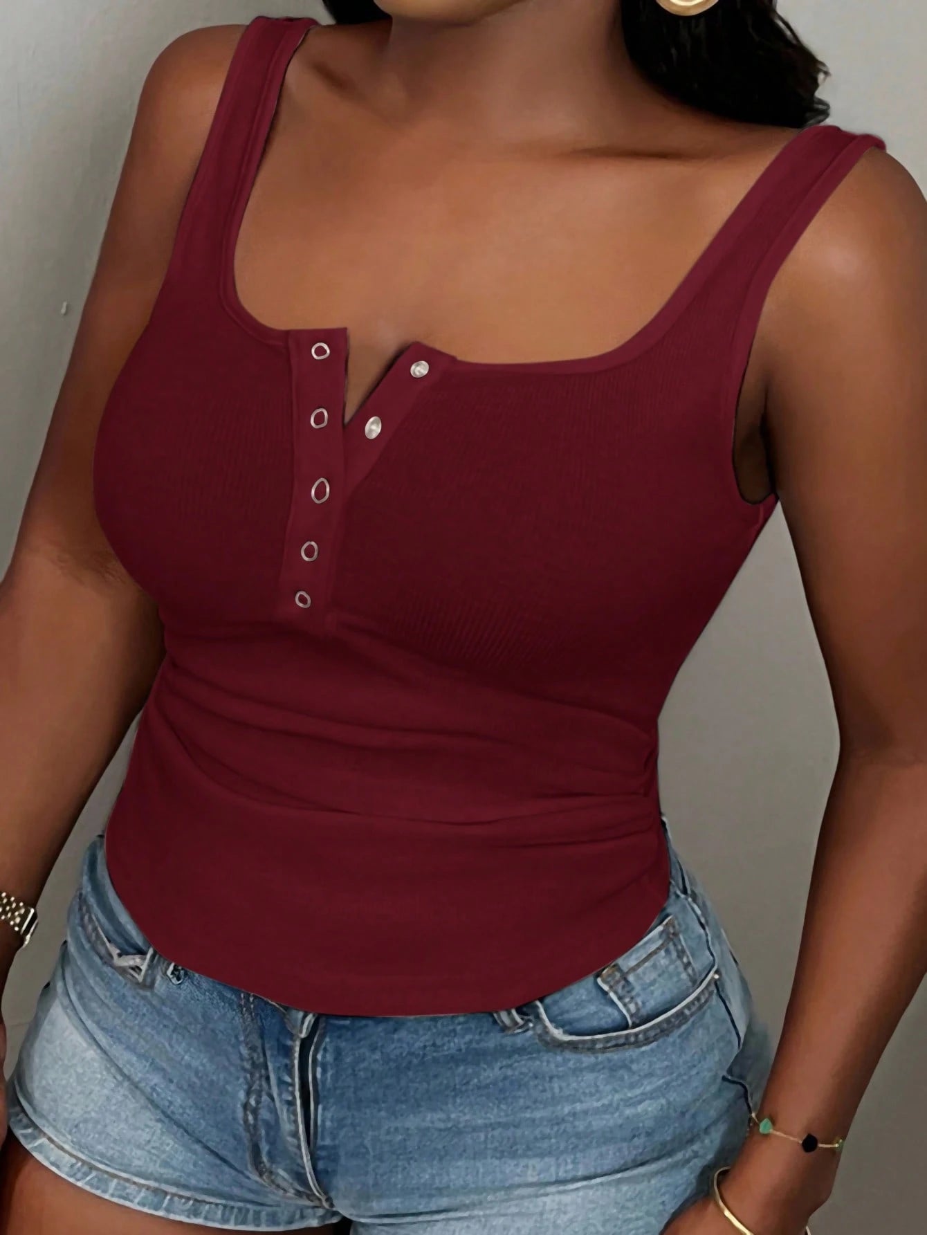 Slaydiva Casual All-Match White Cami Top With Deep U-Neck And Racerback-C Scoop Neck Top Women Top Fitted Tops Women Tank Top Fitted Top