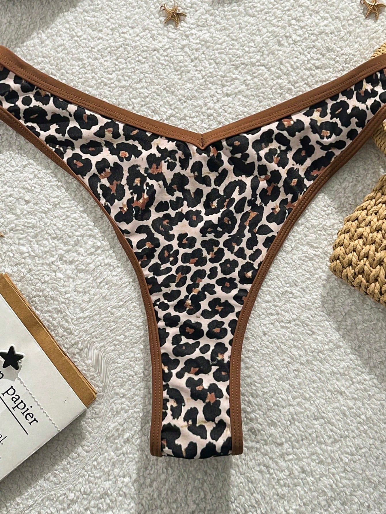 Slaydiva Plus Size Women Leopard Print Spaghetti Strap Backless Triangle Bikini Set, Vacation Beach White Summer Sexy