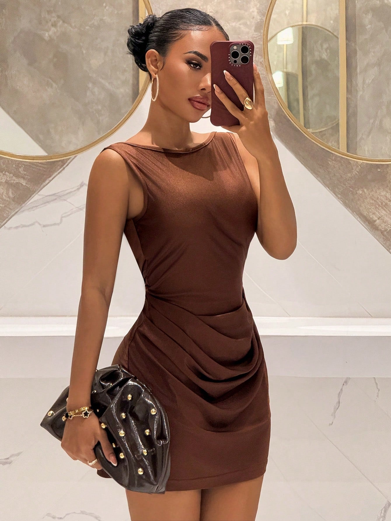 Slaydiva Women's Elegant White Night Out Pearl Chain Backless Dress,Sleeveless V-Neck Ruched Satin Mini Bodycon,Summer A-Line Birthday Party Wedding Dress