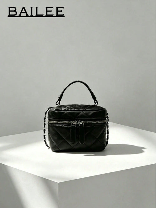 Stylish And Elegant Mini, Solid-Colored, Quilted PU Women's Clutch Bag With Zipper And Distinctive Shoulder Strap, Perfect For Outfits And As A Gift.