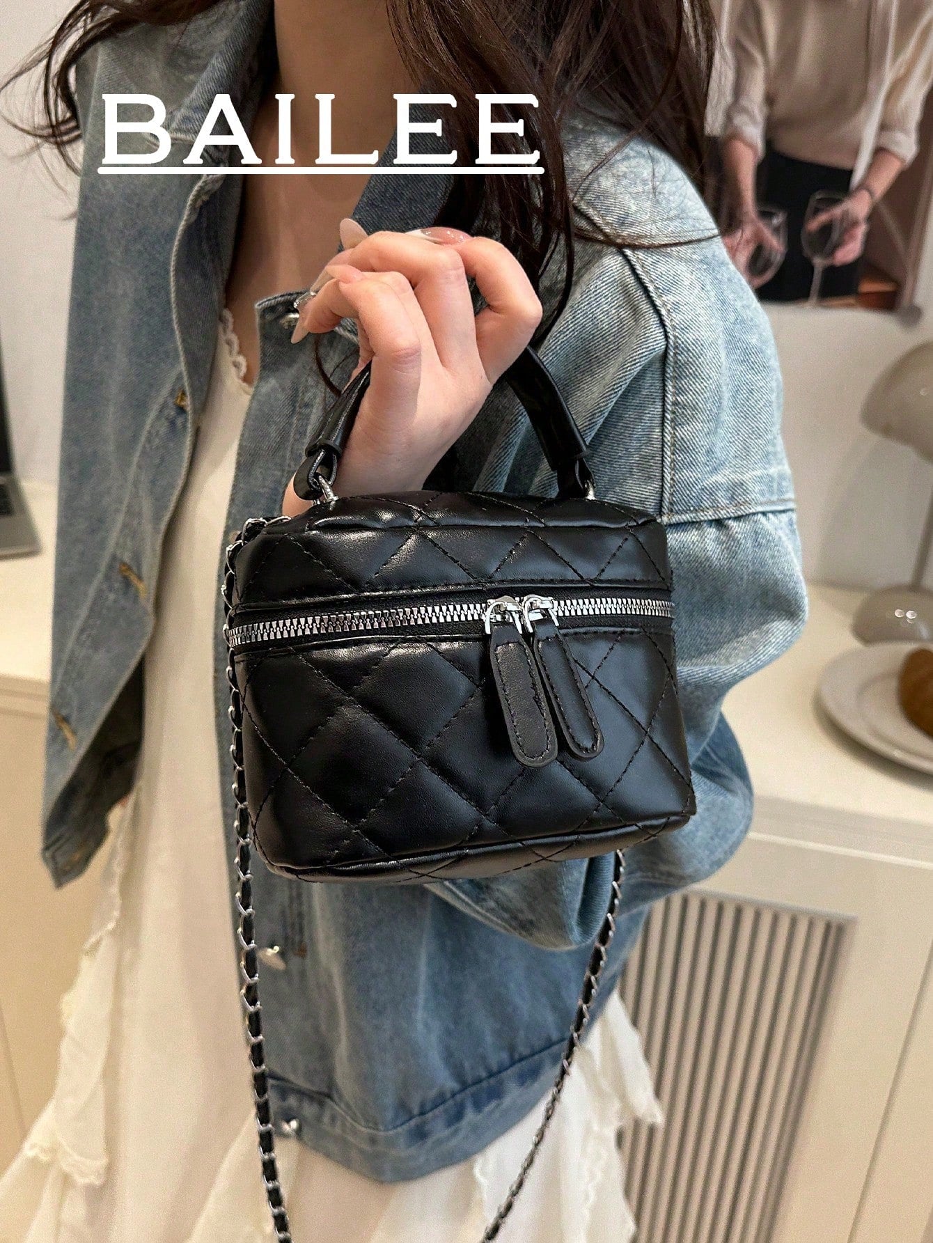 Stylish And Elegant Mini, Solid-Colored, Quilted PU Women's Clutch Bag With Zipper And Distinctive Shoulder Strap, Perfect For Outfits And As A Gift.
