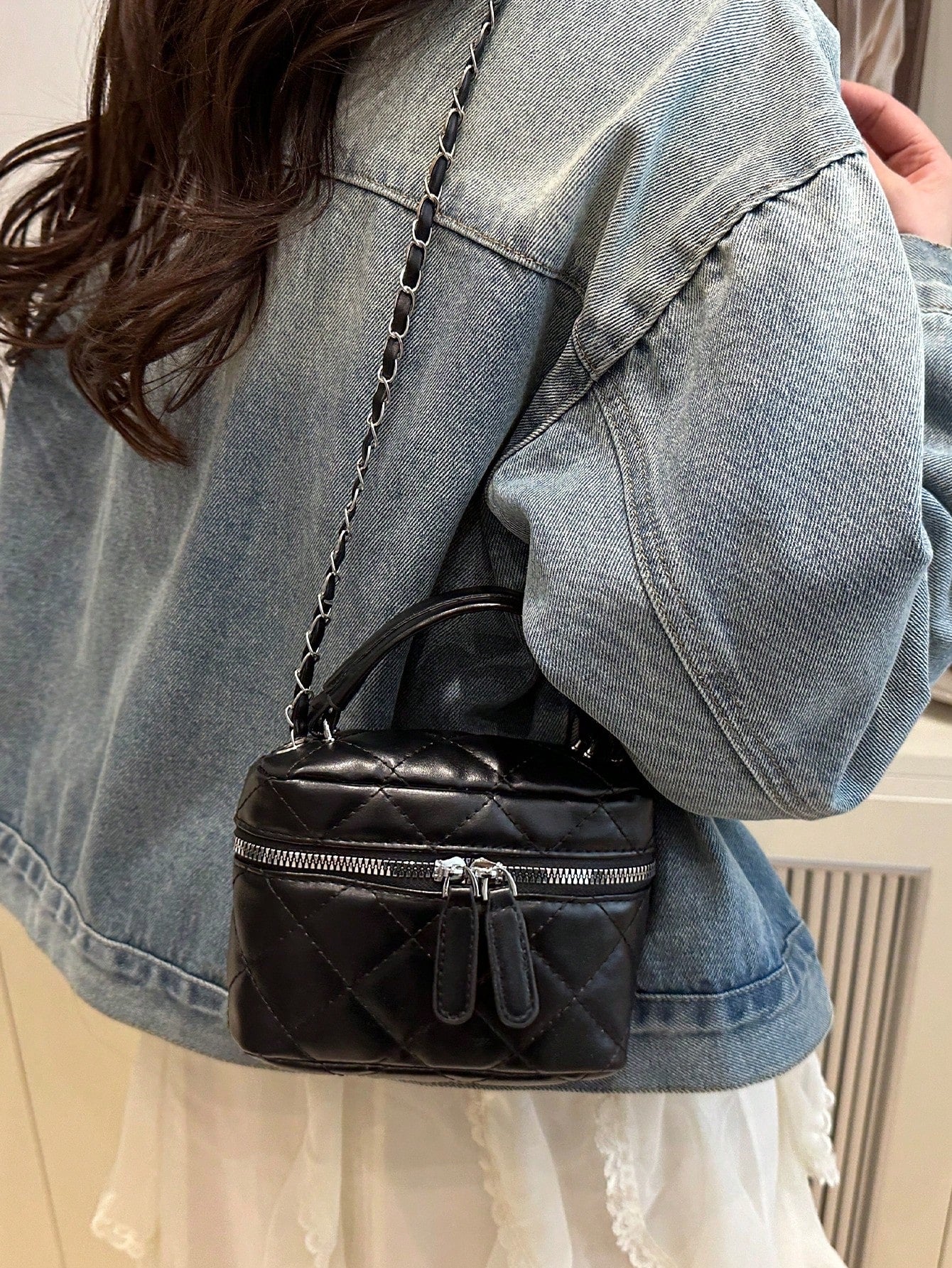 Stylish And Elegant Mini, Solid-Colored, Quilted PU Women's Clutch Bag With Zipper And Distinctive Shoulder Strap, Perfect For Outfits And As A Gift.