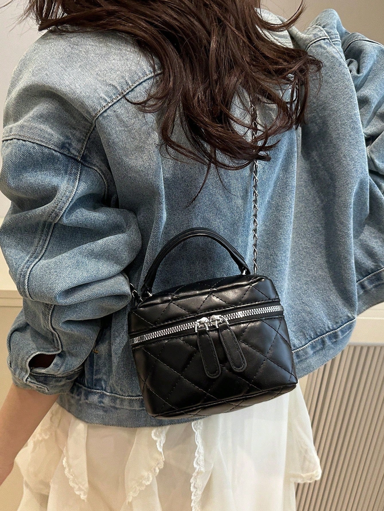 Stylish And Elegant Mini, Solid-Colored, Quilted PU Women's Clutch Bag With Zipper And Distinctive Shoulder Strap, Perfect For Outfits And As A Gift.