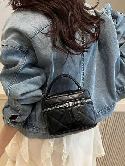 Stylish And Elegant Mini, Solid-Colored, Quilted PU Women's Clutch Bag With Zipper And Distinctive Shoulder Strap, Perfect For Outfits And As A Gift.